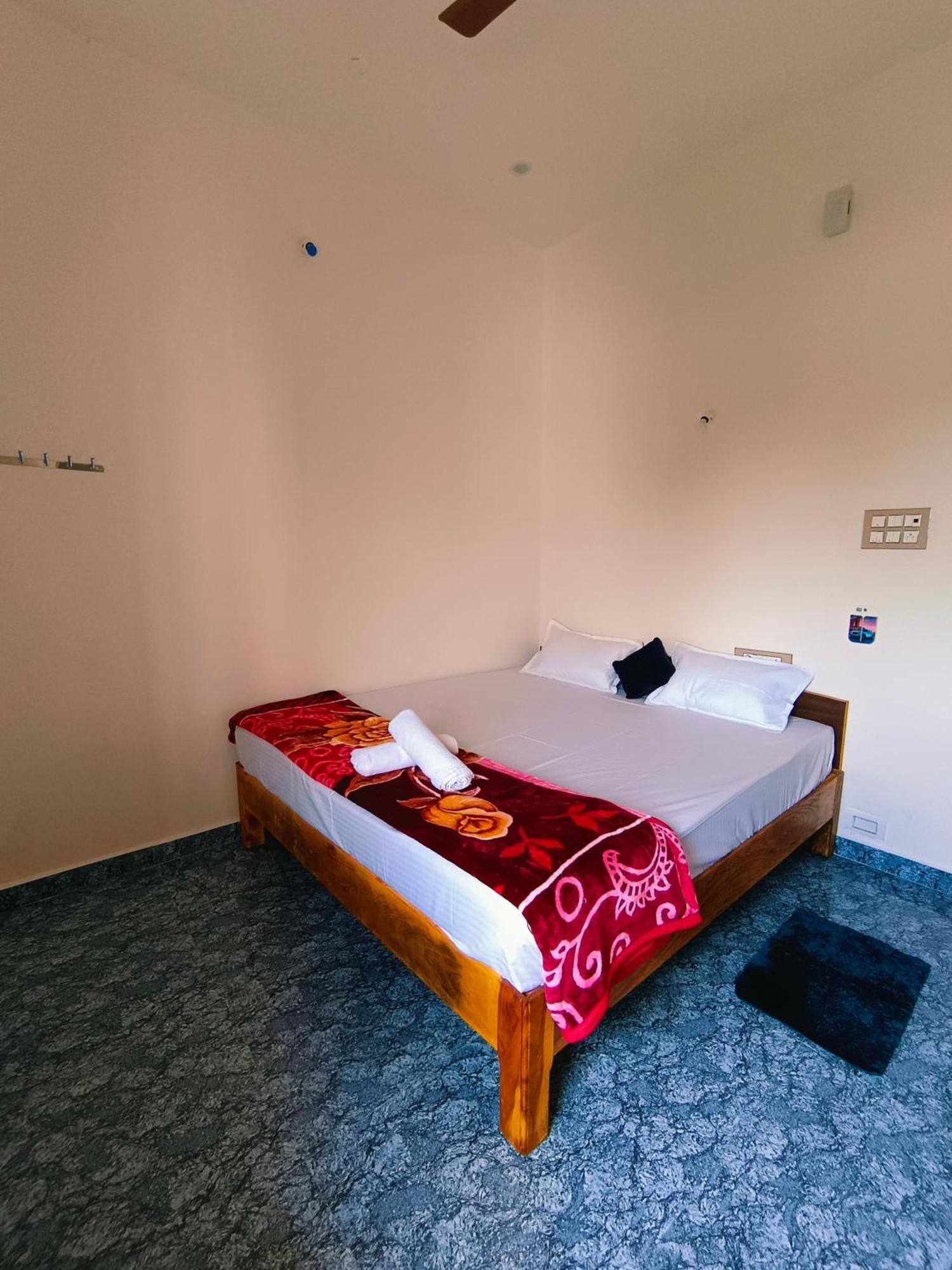 Hampi Anjana Home Stay Luaran gambar